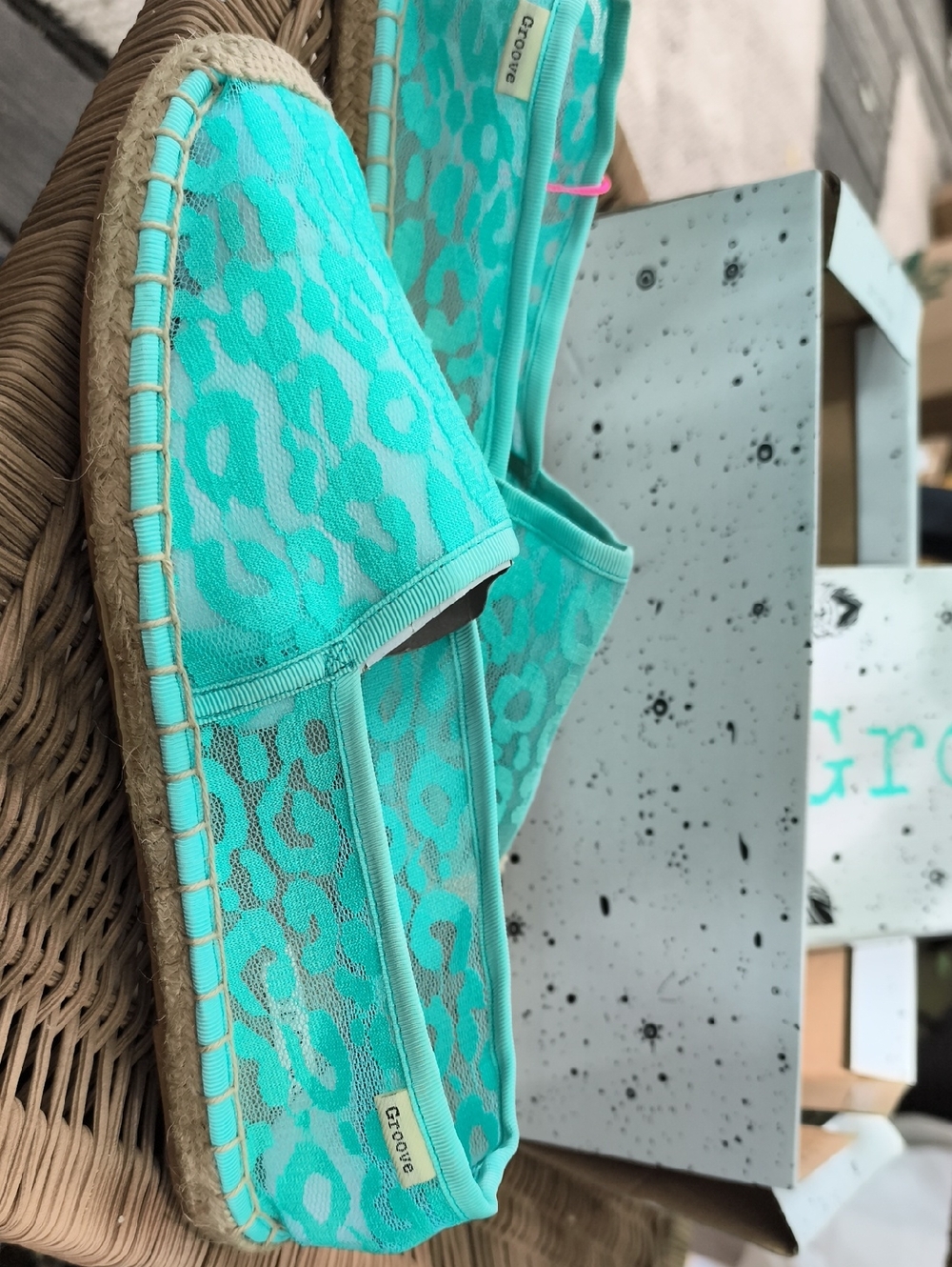 Grove Turquoise/ Mint color Leopard Lace Espadrilles Size 8